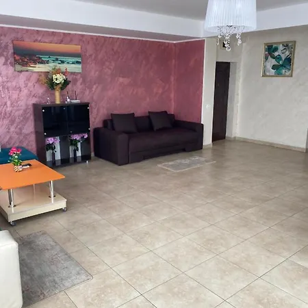 Virgo Summer Land Apartment Mamaia
